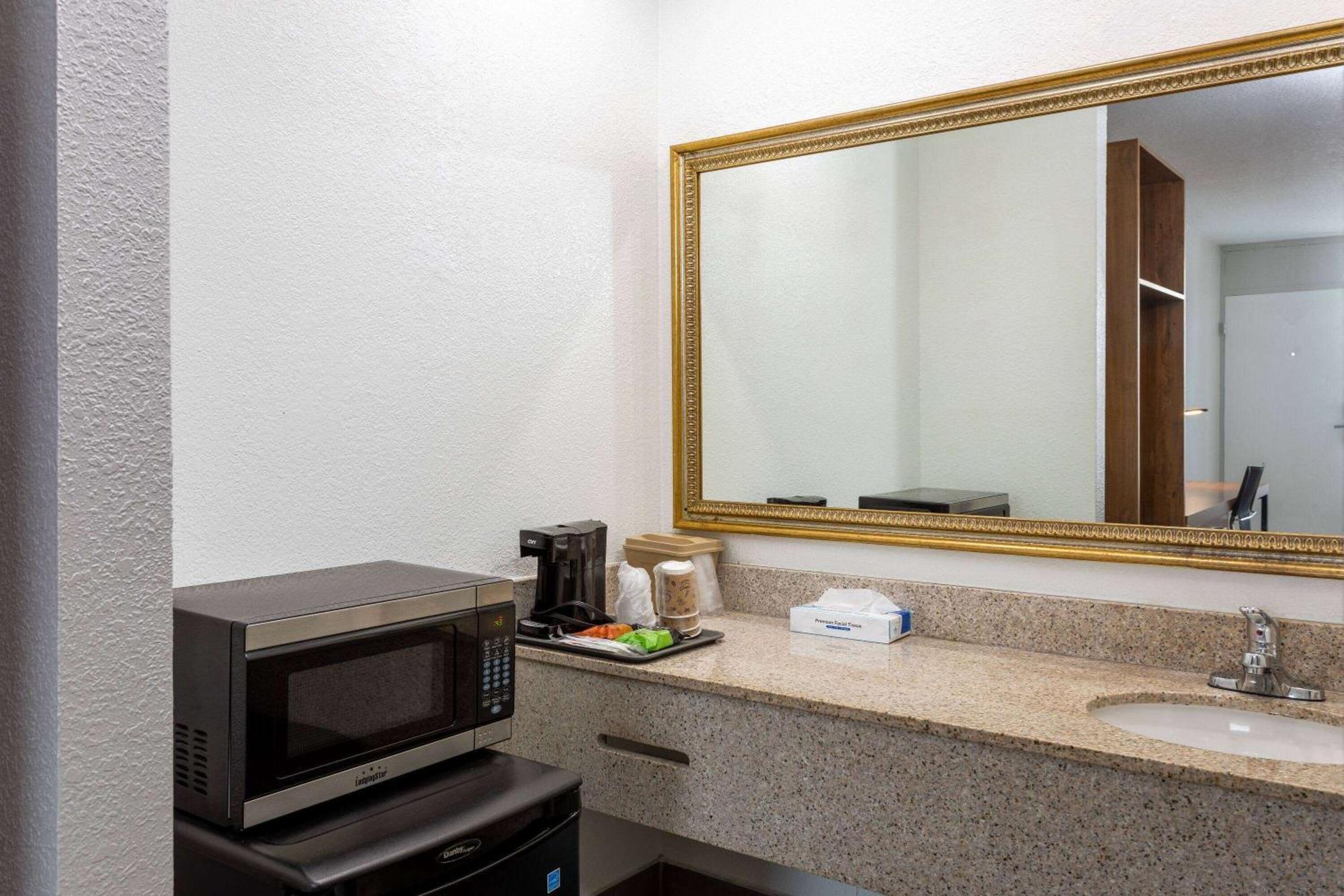 รามาดา บาย วินด์แฮม แอลตามอนเต สปริงส์ Hotel แอลตามอนเตสปริงส์ ภายนอก รูปภาพ